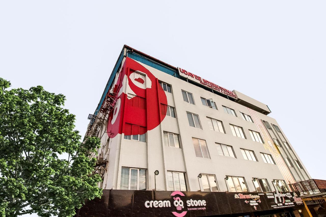 Oyo Flagship 9115 Hotel Udayee International Tirupati Ngoại thất bức ảnh
