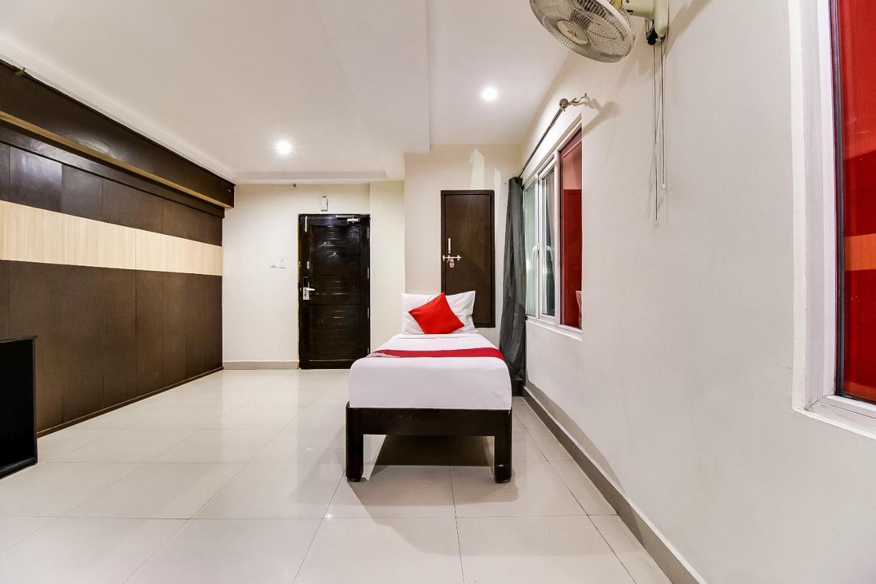 Oyo Flagship 9115 Hotel Udayee International Tirupati Ngoại thất bức ảnh